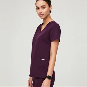 FIGS Deep Purple Medium Scrubs Set - New